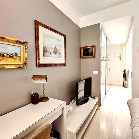 Avenue De Salonique - 17 Apartment